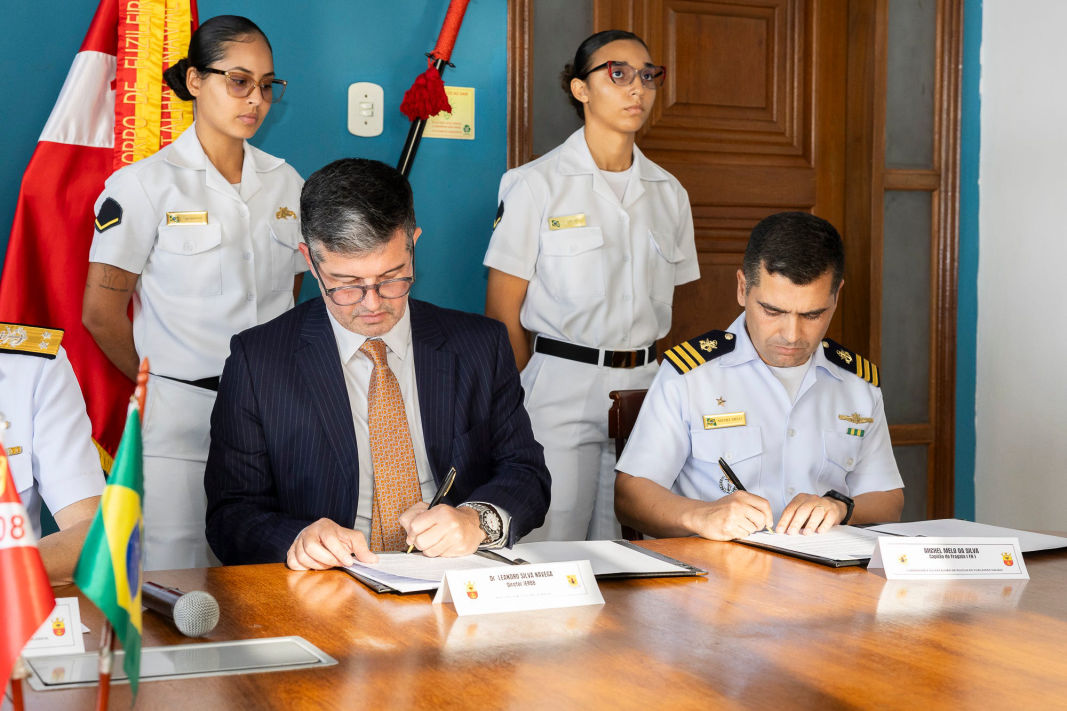 IERBB/MPRJ assina acordo de cooperação com Marinha do Brasil para capacitação na área de segurança e temas jurídicos